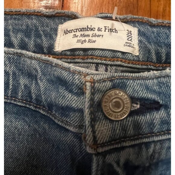 Abercrombie & Fitch Mom Short High Rise Jeans Short Size (36) 22 Distressed NWT - Picture 4 of 7